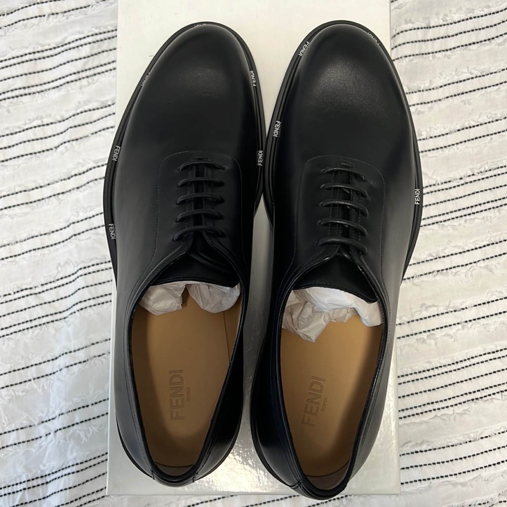 Fendi lace up man shoe size 8